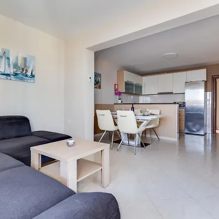 Relax-3 By Interhome Jasenice