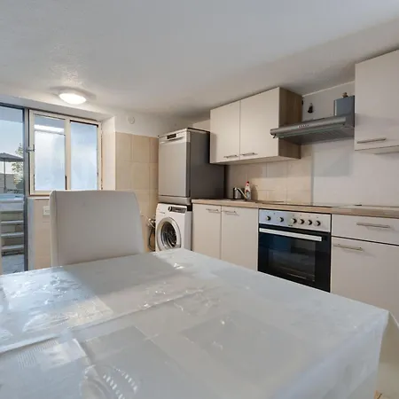 Relax-3 By Interhome Jasenice